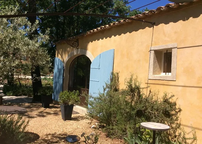 Le Bois De La Cour